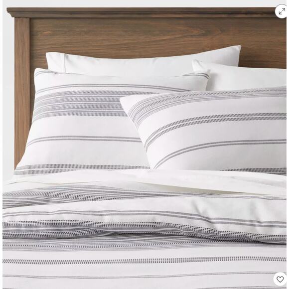 New Threshold White Navy Blue Stripe King Duvet Set with Shams - Picture 3 of 4